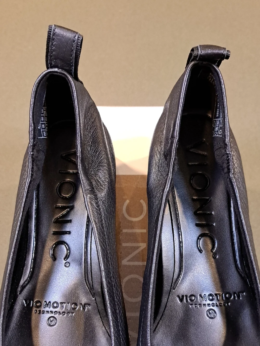 Vionic Ramona Block Heel Pump - Color: Black - Size: 9 - Picture 4 of 9
